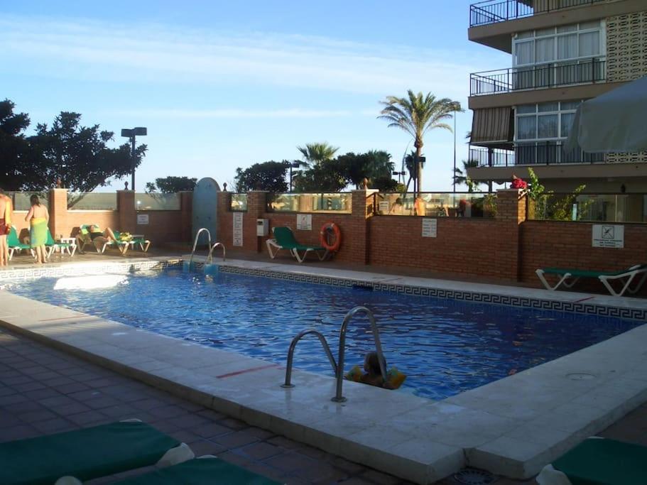 Seafront Apartment With Open-Air Heated Pool Fuengirola Eksteriør bilde